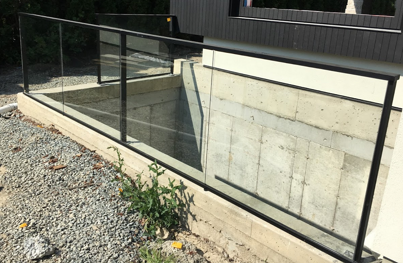 aluminum and glass deck railing, silver, fascia mounted, burnaby